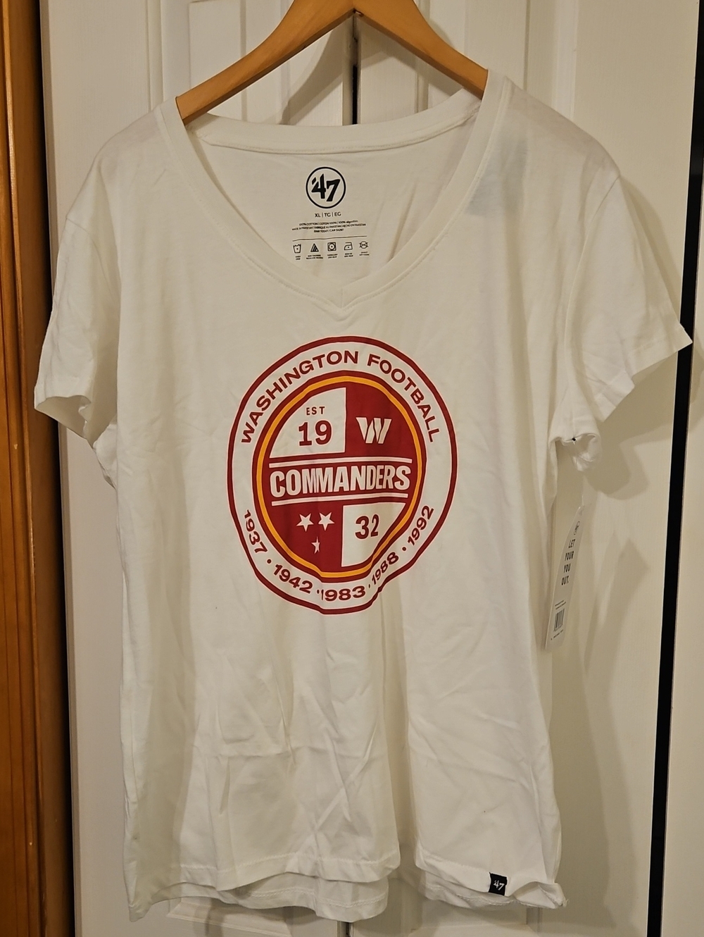 ’47 Washington Commanders Women’s XL V-Neck T-Shirt White NWT NFL